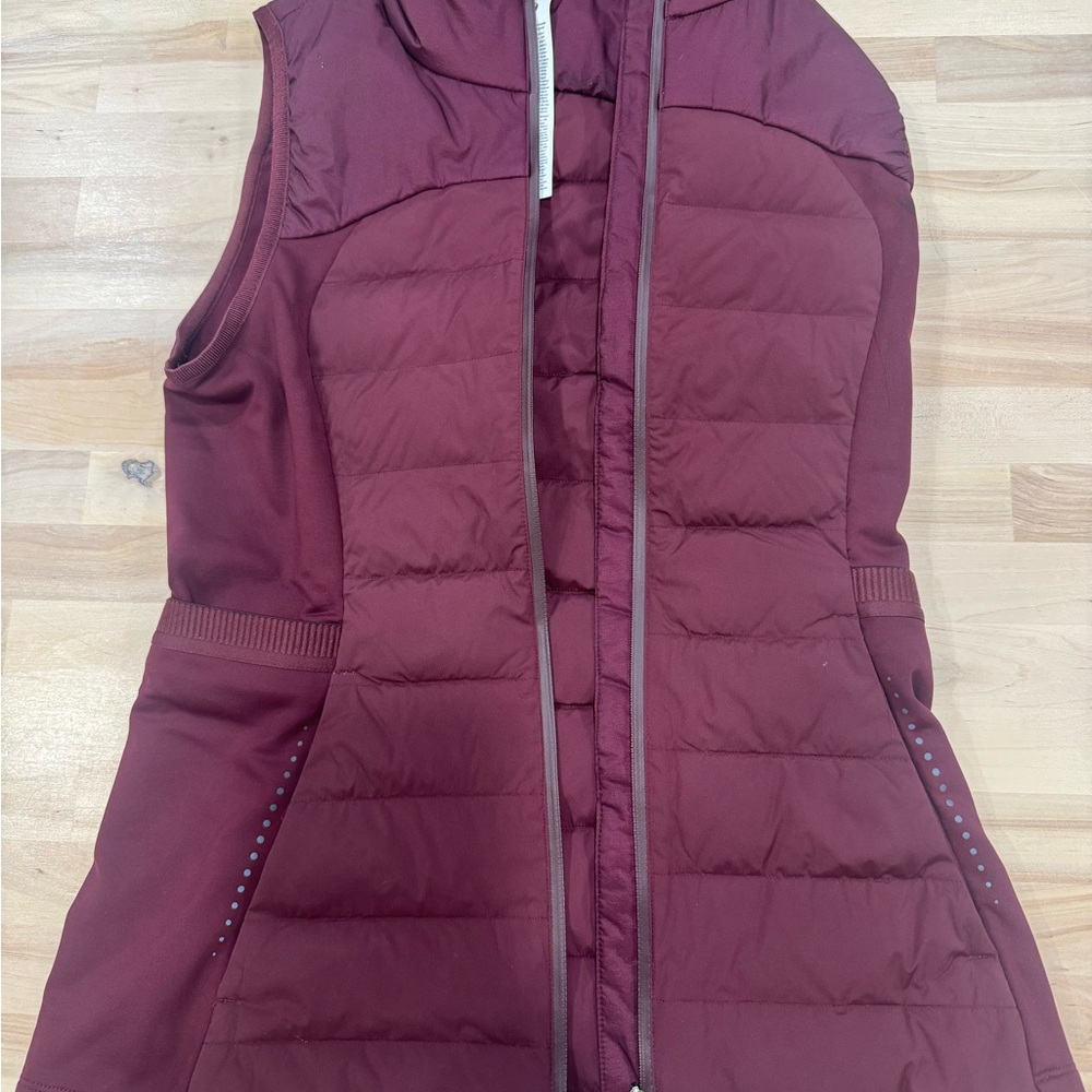 NWOT Lululemon Athletica Maroon down for it all Puffer running Vest